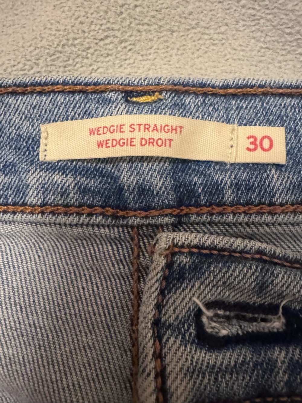 Levi’s Wedgie Fit Straight Jeans Light Wash Distressed High Rise Cropped Size 30 - Picture 5 of 5